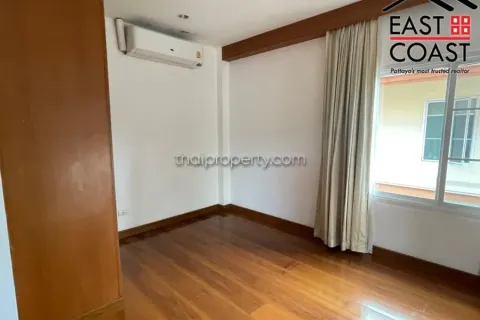 Casa de 5 dormitorios en Pattaya, Tailandia № 213372 - foto 16