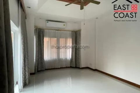 Casa de 5 dormitorios en Pattaya, Tailandia № 213372 - foto 10