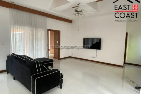 Casa de 5 dormitorios en Pattaya, Tailandia № 213372 - foto 11