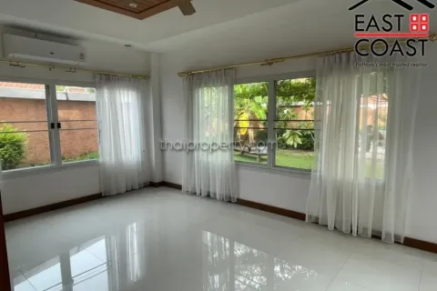 Casa de 5 dormitorios en Pattaya, Tailandia № 213372 - foto 14