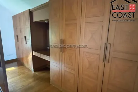Casa de 5 dormitorios en Pattaya, Tailandia № 213372 - foto 6