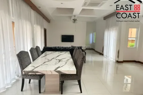 Casa de 5 dormitorios en Pattaya, Tailandia № 213372 - foto 12