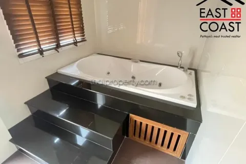 Casa de 5 dormitorios en Pattaya, Tailandia № 213372 - foto 18