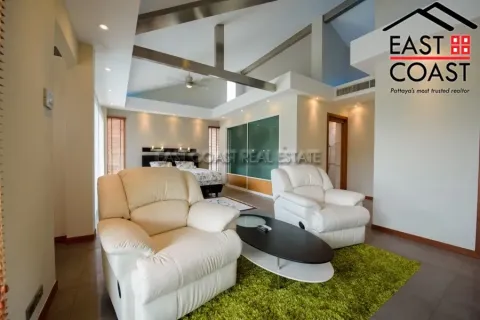 Casa de 4 dormitorios en Jomtien Beach, Pattaya, Tailandia № 213368 - foto 18