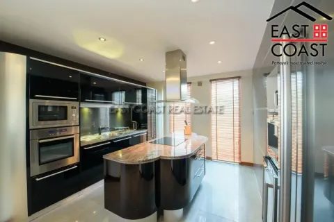 Casa de 4 dormitorios en Jomtien Beach, Pattaya, Tailandia № 213368 - foto 5