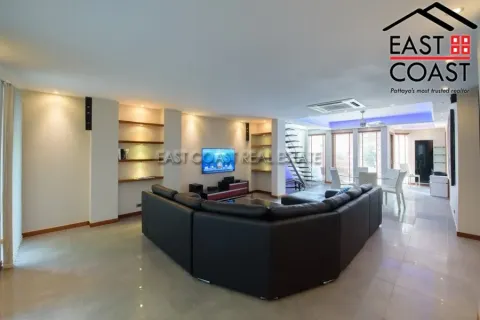 Casa de 4 dormitorios en Jomtien Beach, Pattaya, Tailandia № 213368 - foto 3