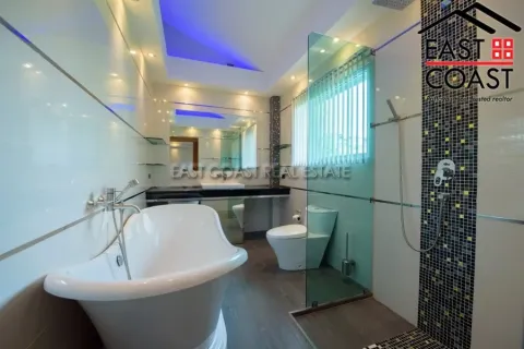 Casa de 4 dormitorios en Jomtien Beach, Pattaya, Tailandia № 213368 - foto 13