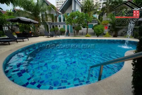 Casa de 4 dormitorios en Jomtien Beach, Pattaya, Tailandia № 213368 - foto 25
