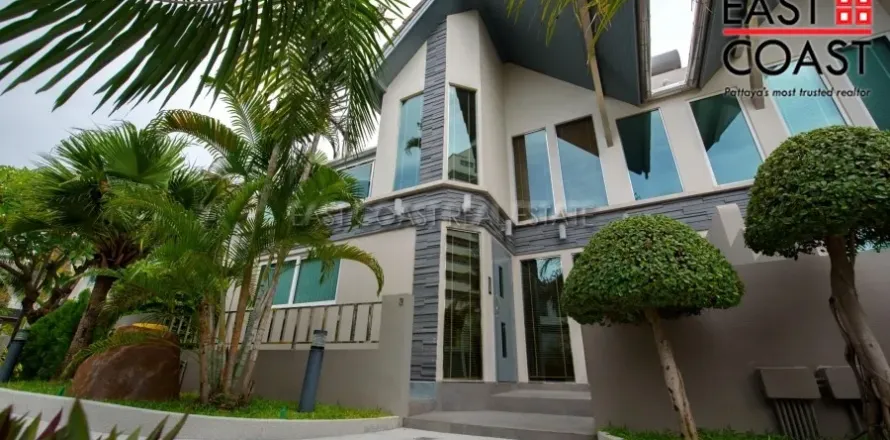 Casa de 4 dormitorios en Jomtien Beach, Pattaya, Tailandia № 213368