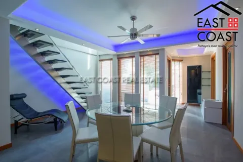 Casa de 4 dormitorios en Jomtien Beach, Pattaya, Tailandia № 213368 - foto 7