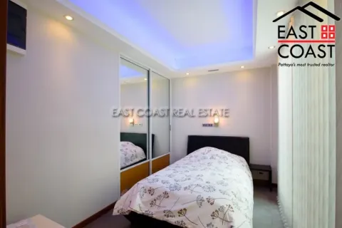 Casa de 4 dormitorios en Jomtien Beach, Pattaya, Tailandia № 213368 - foto 14