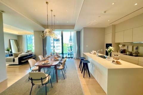 Condo in Pathum Wan, Bangkok, Thailand, 2 bedrooms  № 133978 - photo 29