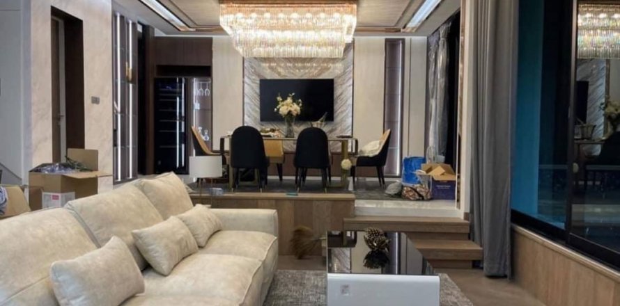 Villa in Saphan Sung, Bangkok, Thailand 4 bedrooms № 133982