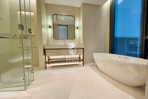 Condo in Pathum Wan, Bangkok, Thailand, 2 bedrooms  № 133979 - photo 2