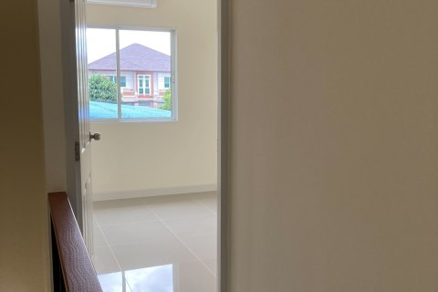 Townhouse in Bang Kapi, Bangkok, Thailand 3 bedrooms № 169347 - photo 9