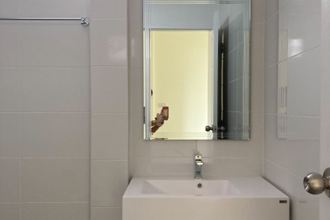 Townhouse in Bang Kapi, Bangkok, Thailand 3 bedrooms № 169347 - photo 8