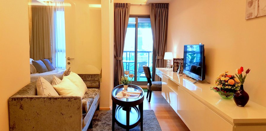 Studio in the Condo in Watthana, Bangkok, Thailand № 169349