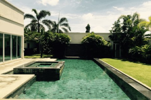 House in Pattaya, Thailand 3 bedrooms № 193159 - photo 4