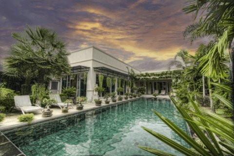House in Pattaya, Thailand 4 bedrooms № 193158