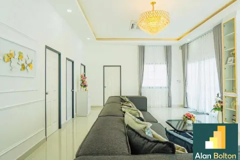 Casa de 4 dormitorios en Pattaya, Tailandia № 211344 - foto 8
