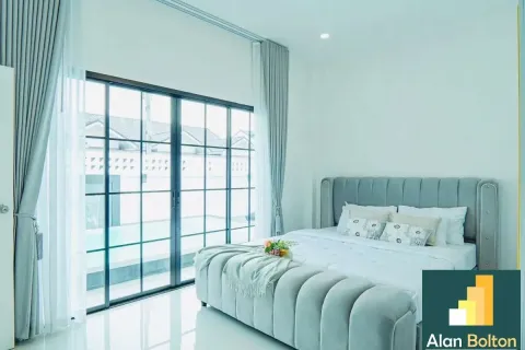 Casa de 4 dormitorios en Pattaya, Tailandia № 211344 - foto 6