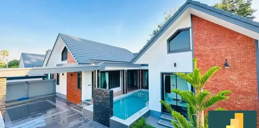 Casa de 3 dormitorios en Pattaya, Tailandia № 211349