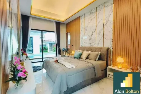 Casa de 3 dormitorios en Pattaya, Tailandia № 211349 - foto 14