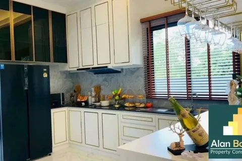 Casa de 3 dormitorios en Pattaya, Tailandia № 211349 - foto 12