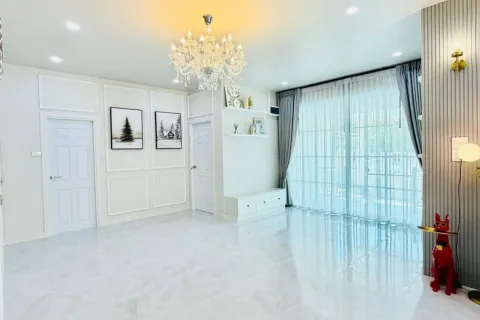 Casa de 3 dormitorios en Pattaya, Tailandia № 211348 - foto 17