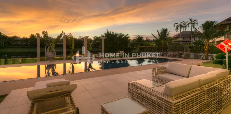 House in Phuket, Thailand 4 bedrooms № 209615