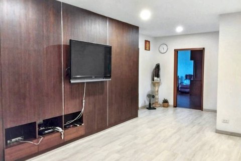 Кондоминиум с 3 спальнями в Бангкоке, Таиланд № 119035 - фото 5