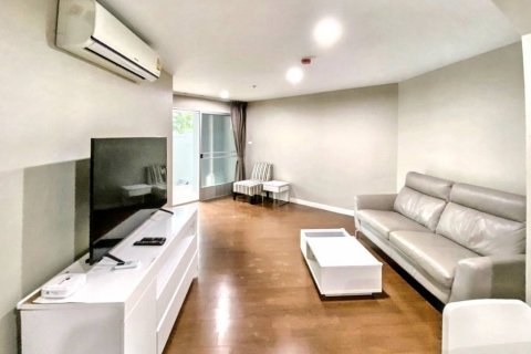 Duplex in Huai Khwang, Bangkok, Thailand 3 bedrooms № 119034 - photo 2