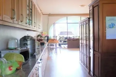 Casa de 6 dormitorios en Jomtien Beach, Pattaya, Tailandia № 213262 - foto 5