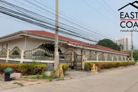 House on Jomtien Beach, Pattaya, Thailand 6 bedrooms № 213262