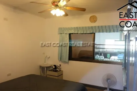 Casa de 6 dormitorios en Jomtien Beach, Pattaya, Tailandia № 213262 - foto 21