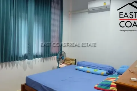 Casa de 6 dormitorios en Jomtien Beach, Pattaya, Tailandia № 213262 - foto 8