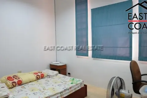Casa de 6 dormitorios en Jomtien Beach, Pattaya, Tailandia № 213262 - foto 7
