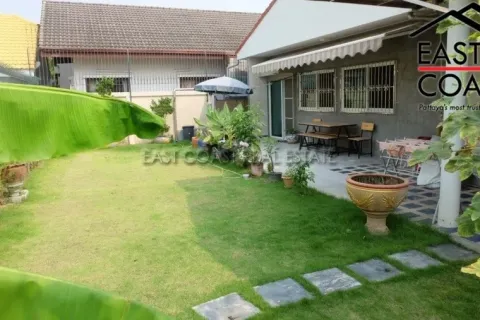 Casa de 6 dormitorios en Jomtien Beach, Pattaya, Tailandia № 213262 - foto 11