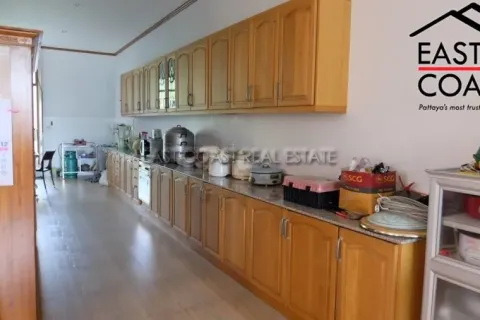Casa de 6 dormitorios en Jomtien Beach, Pattaya, Tailandia № 213262 - foto 4