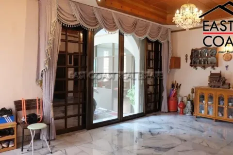Casa de 6 dormitorios en Jomtien Beach, Pattaya, Tailandia № 213262 - foto 17