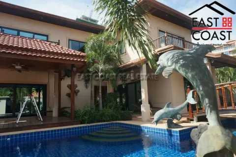 Casa de 3 dormitorios en Pattaya, Tailandia № 213257