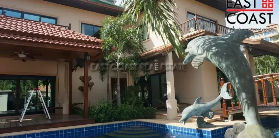 Casa de 3 dormitorios en Pattaya, Tailandia № 213257