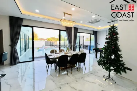 Casa de 4 dormitorios en Pattaya, Tailandia № 213260 - foto 8