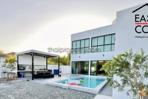 Casa de 4 dormitorios en Pattaya, Tailandia № 213260