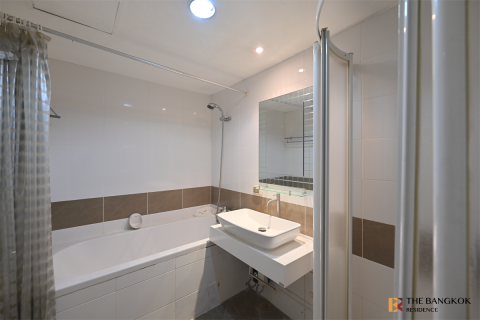 Condo in Bangkok, Thailand, 2 bedrooms № 184314 - photo 9