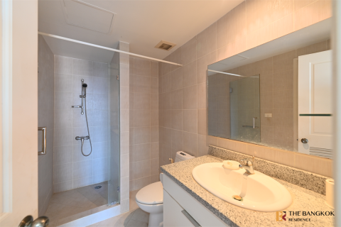 Condo in Bangkok, Thailand, 2 bedrooms № 184314 - photo 8