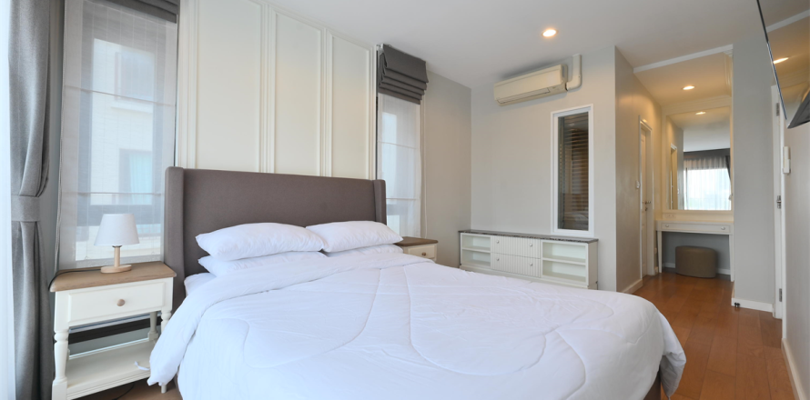 Condo in Bangkok, Thailand, 2 bedrooms  № 184319