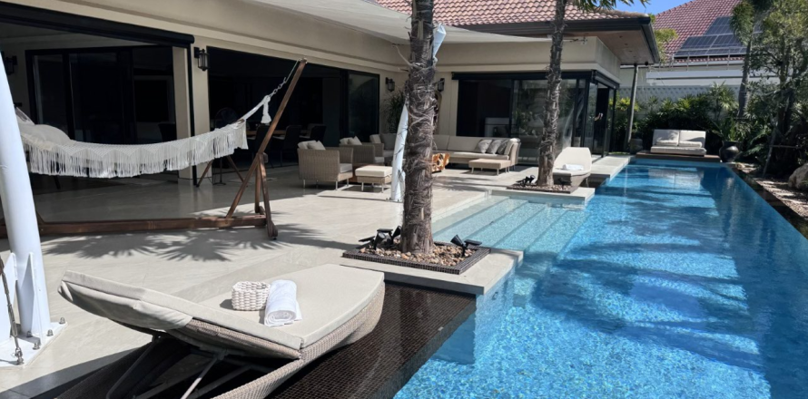 Villa in Hua Hin, Thailand 3 bedrooms № 159048