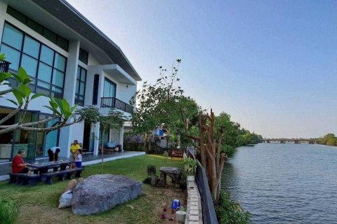 House in Surat Thani, Thailand 5 bedrooms № 159047 - photo 13