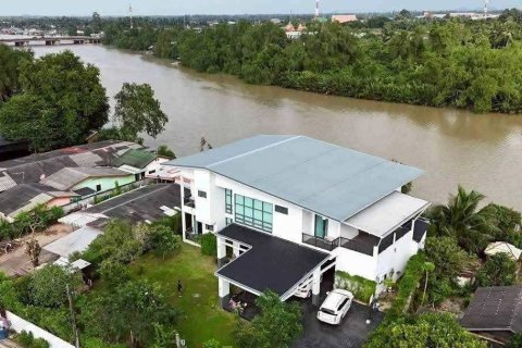 House in Surat Thani, Thailand 5 bedrooms № 159047